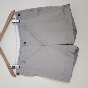 Eddie Bauer Vashon Fit Women's Khaki Classic Everyday Shorts, Size 12